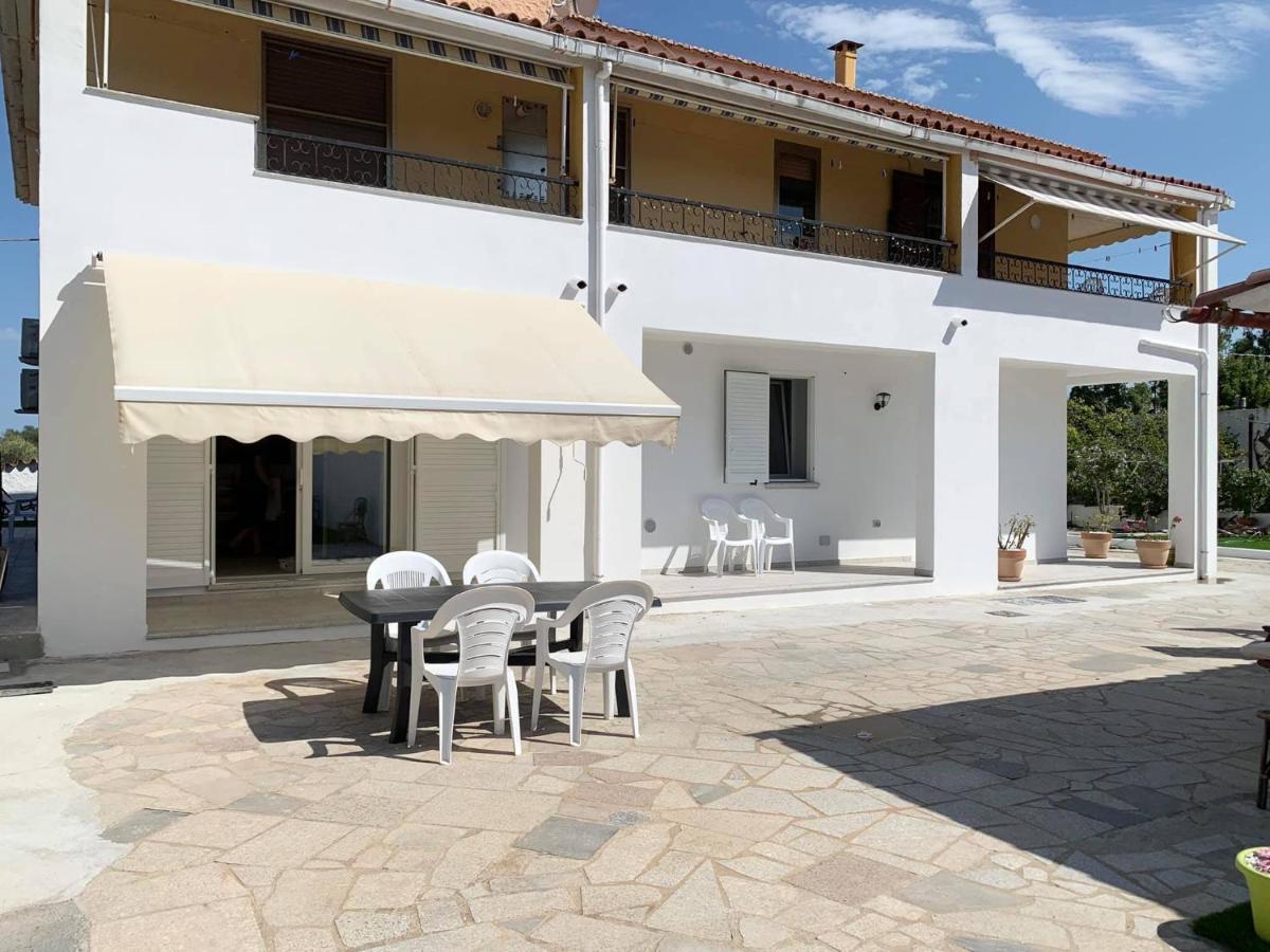 Le Case Di Helga Budoni Exterior photo