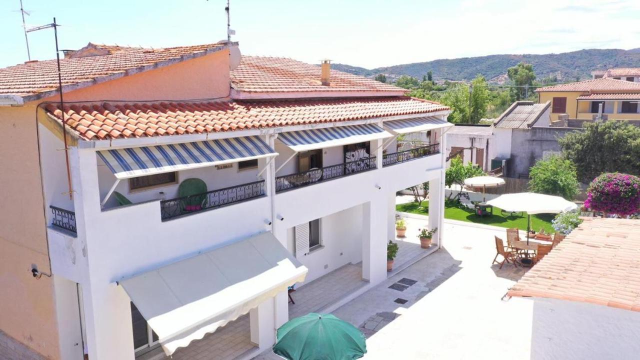 Le Case Di Helga Budoni Exterior photo