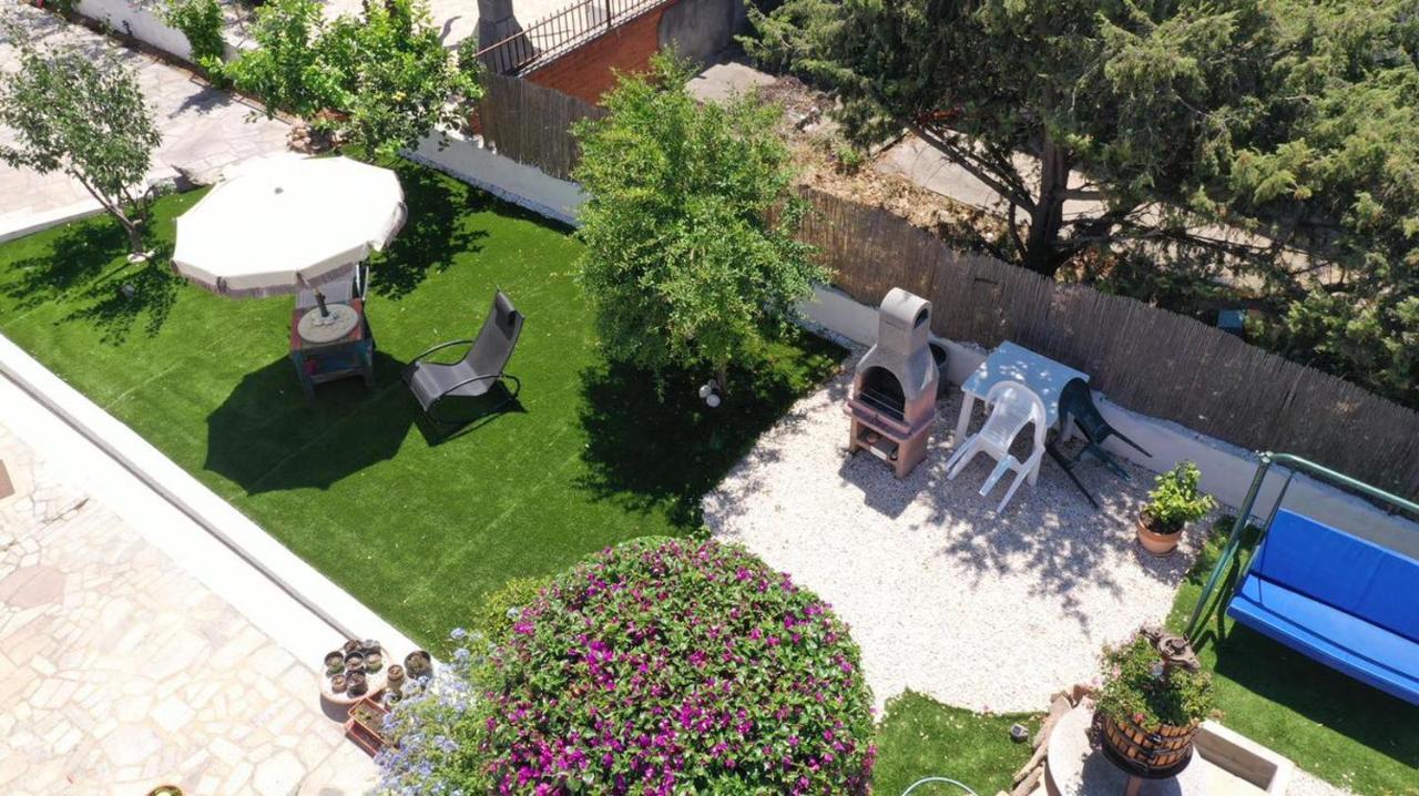 Le Case Di Helga Budoni Exterior photo